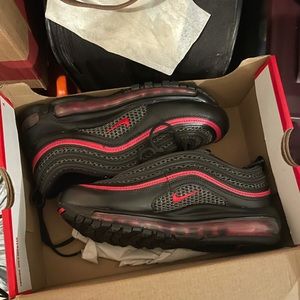 Black and red AirMax 97 size 6Y only worn 1 time